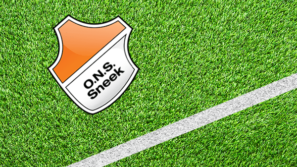 Logo voetbalclub Sneek - ONS Sneek - Oranje Nassau Sneek - in kleur op grasveld met witte lijn - 600 * 337 pixels